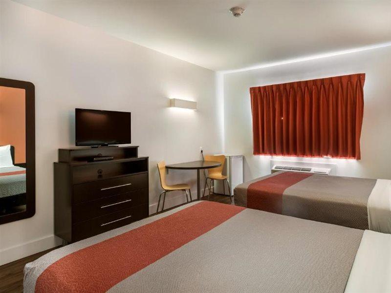Motel 6-Moncton, Nb Bagian luar foto
