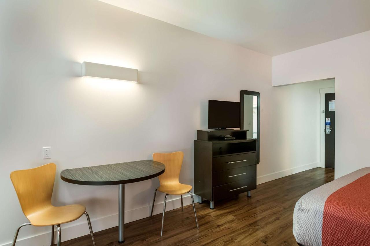 Motel 6-Moncton, Nb Bagian luar foto